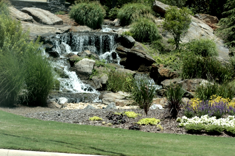 paysagiste-ASPREMONT-min_small-garden-waterfall-rocks-natural-landscape-nature-1593483-pxhere.com